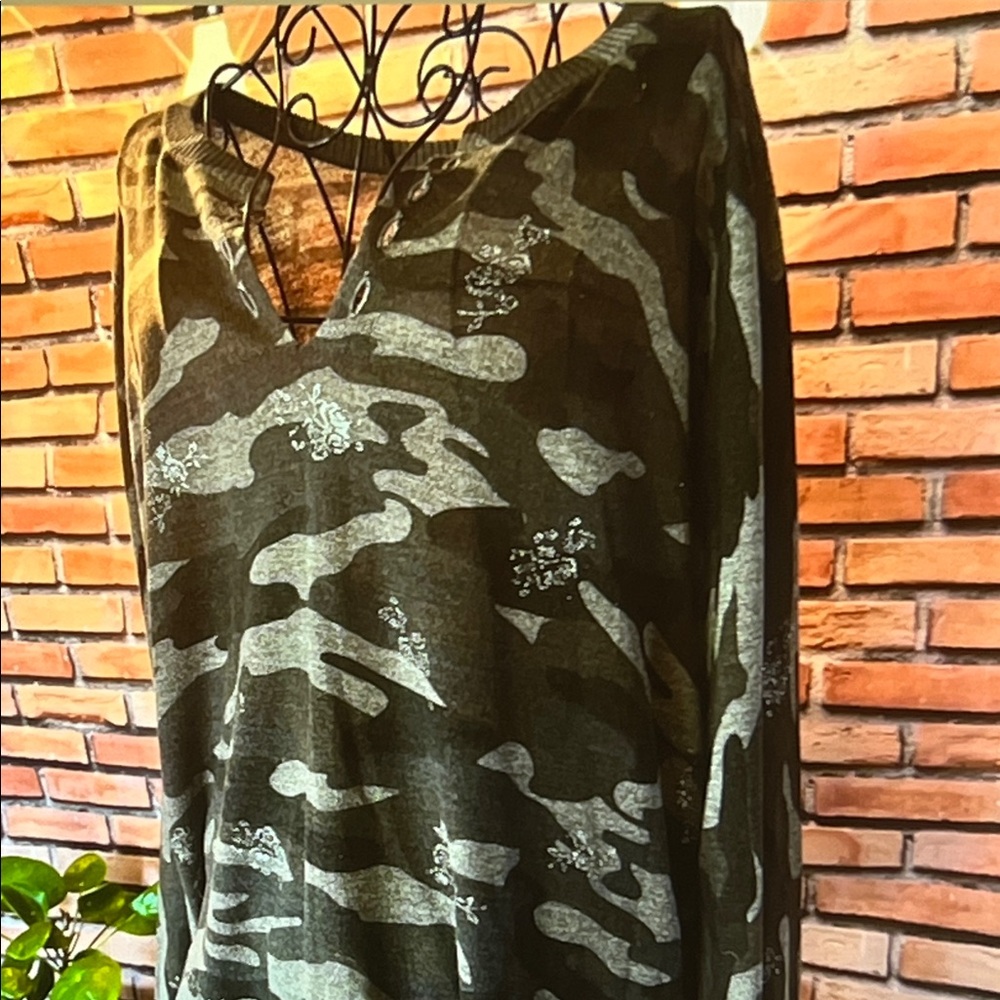 👚 Democracy Knit Sweater XL – Camo w/Sparkle Lurex Accents - Sz XL